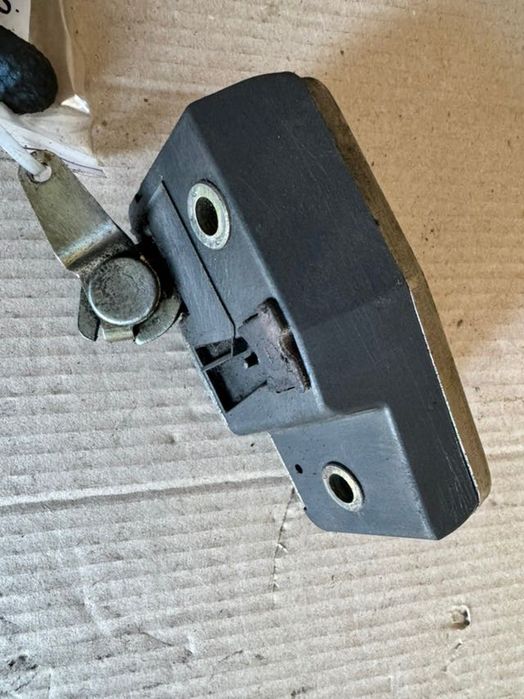Замок зсувної бічної двері Volkswagen T4 1990-2003 року