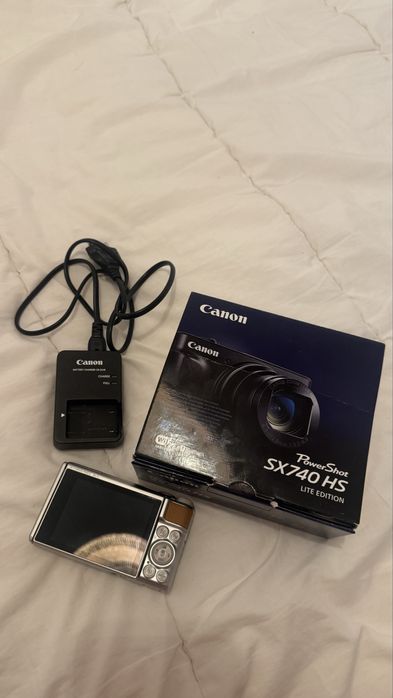 Canon Power Shot 740 hs