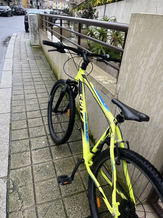 Bicicleta B’TWIN 27/5 Como Nova