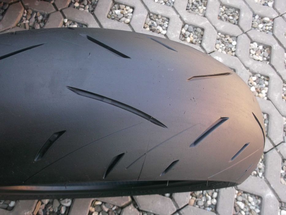 opona 180/55ZR17	Dunlop Sportmax Road Sport 2 dot5021 3,3mm cbr gsxr