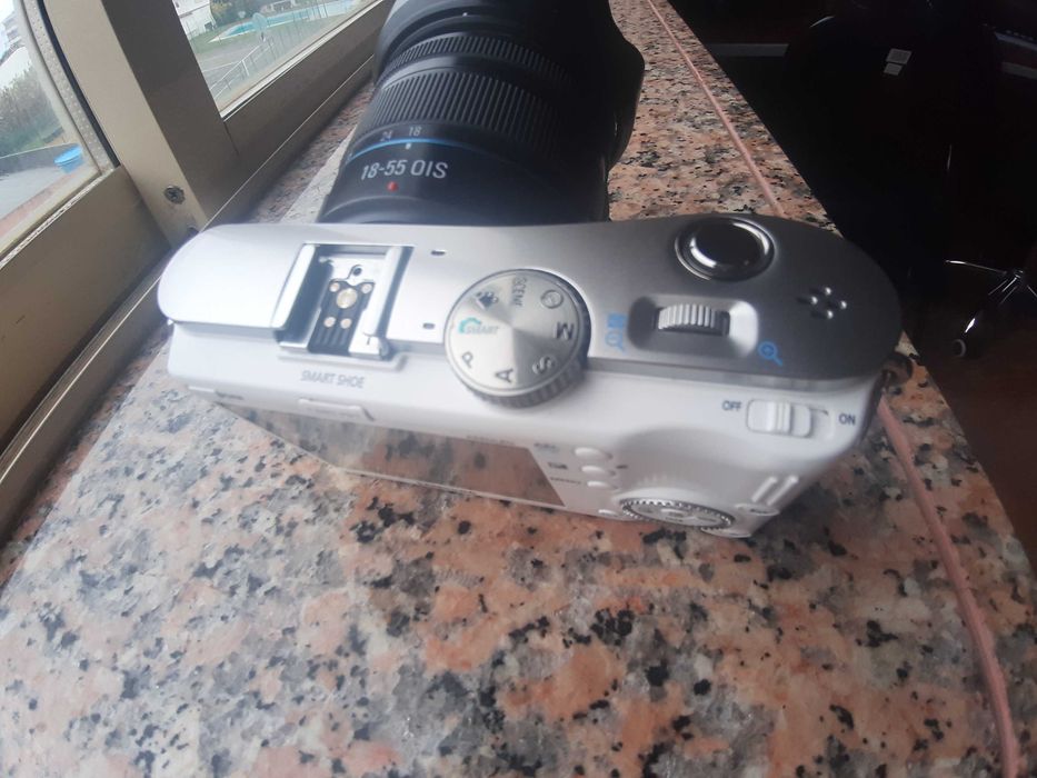 Samsung NX100 + acessórios, Câmara digital