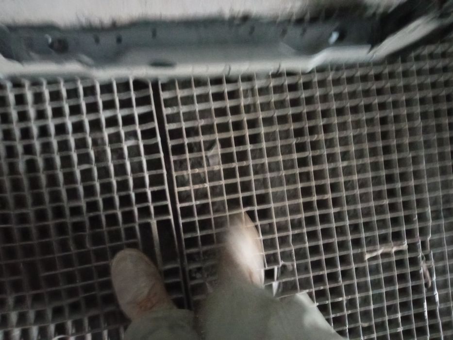 Нижня частина телевізора Toyota Camry SE