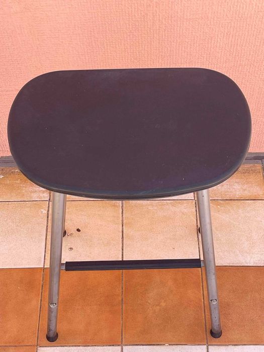 Cadeira preta para cozinha
