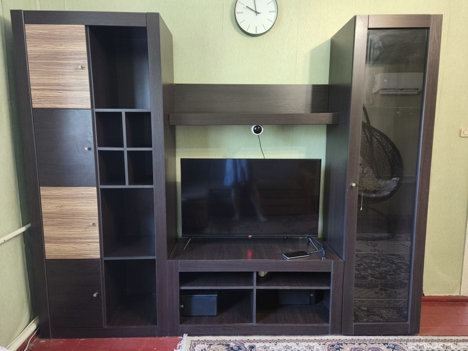 Стенка б/у в зал