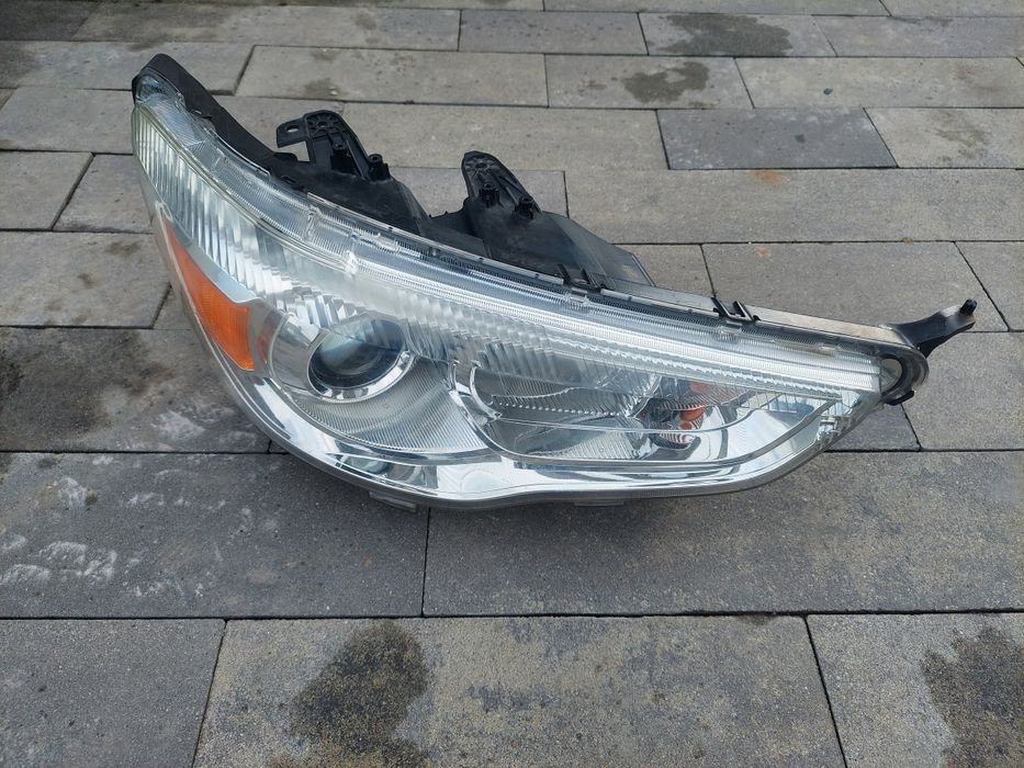 Reflektor lampa przód prawa lewa /europejska/ Mitsubishi Asx