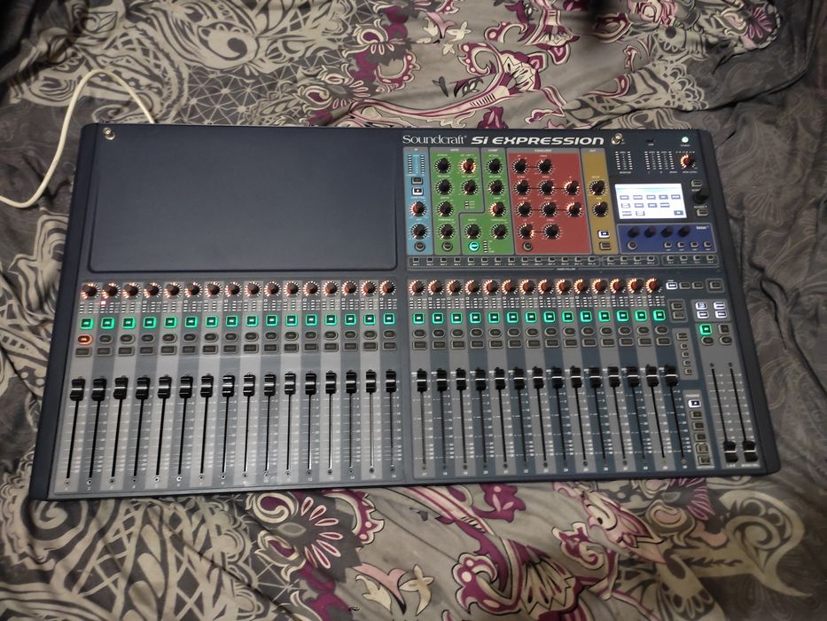 Цифровий  мікшерний пульт  Цифрова консуль soundcraft   si expression