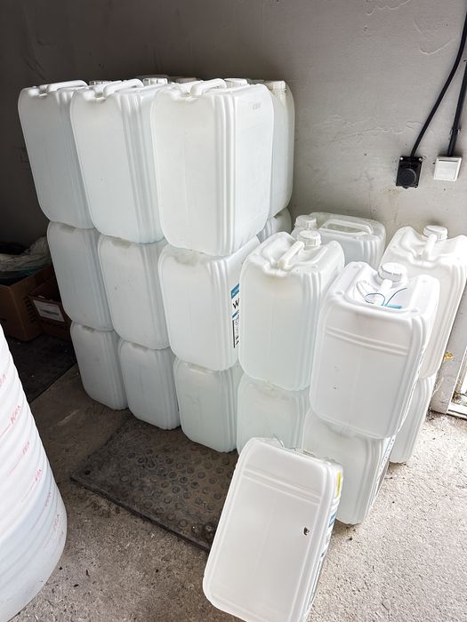 Каністри пластикові 20л