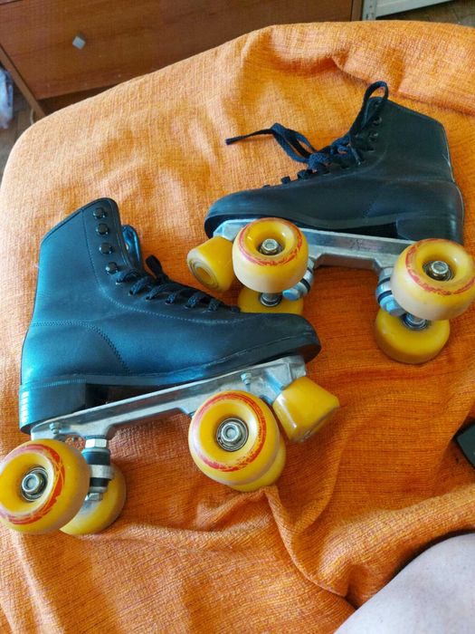 Patins 4 quatro rodas num 38 Jach London usados