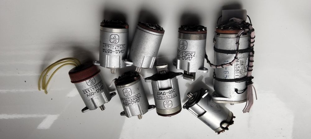 Кнопки авіаційні та інше.