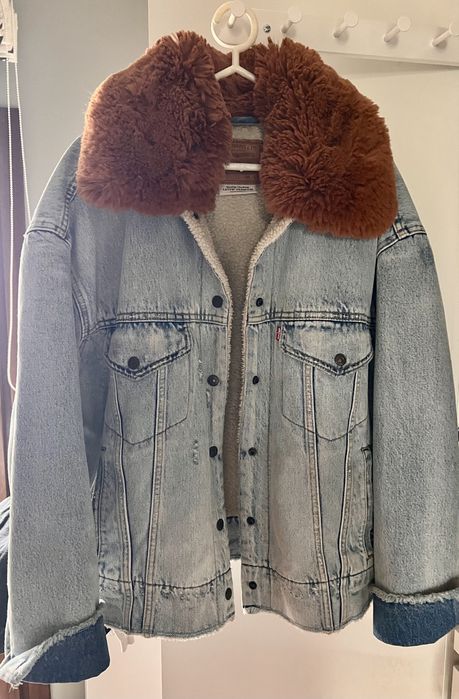 Blusão ganha Levi’s