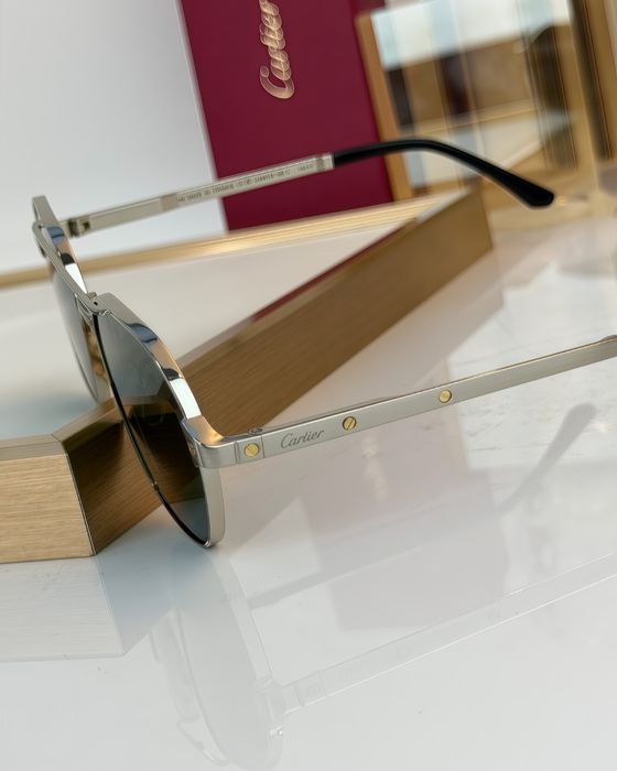 Сонцезахисні окуляри Santos de Cartier з фотохромними лінзами,