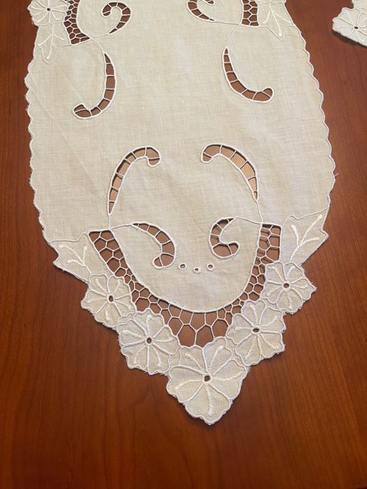 Naperons de quarto em meio linho