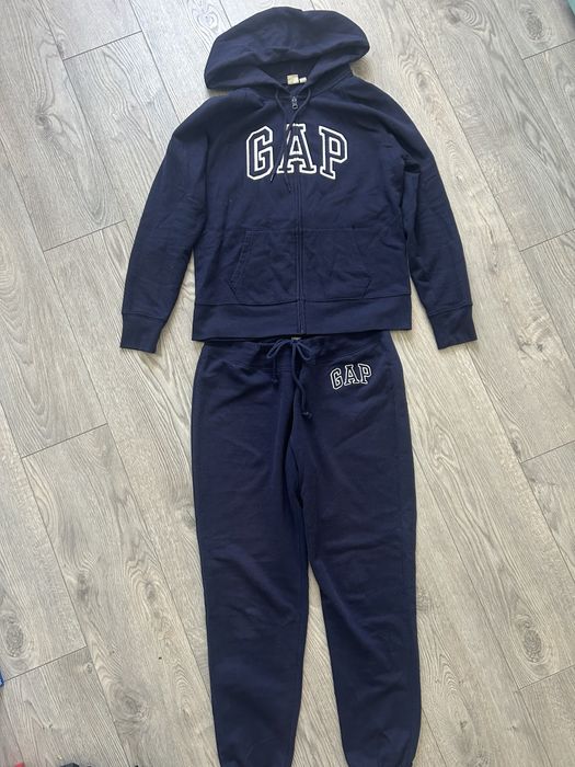 Жіночий костюм Cap