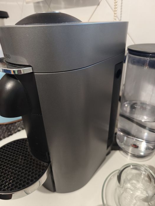 Máquina café Nespresso Vertuo, automatica