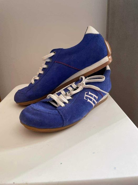Buty sportowe firmy Tommy Hilfiger rozm 37, kolor niebieski