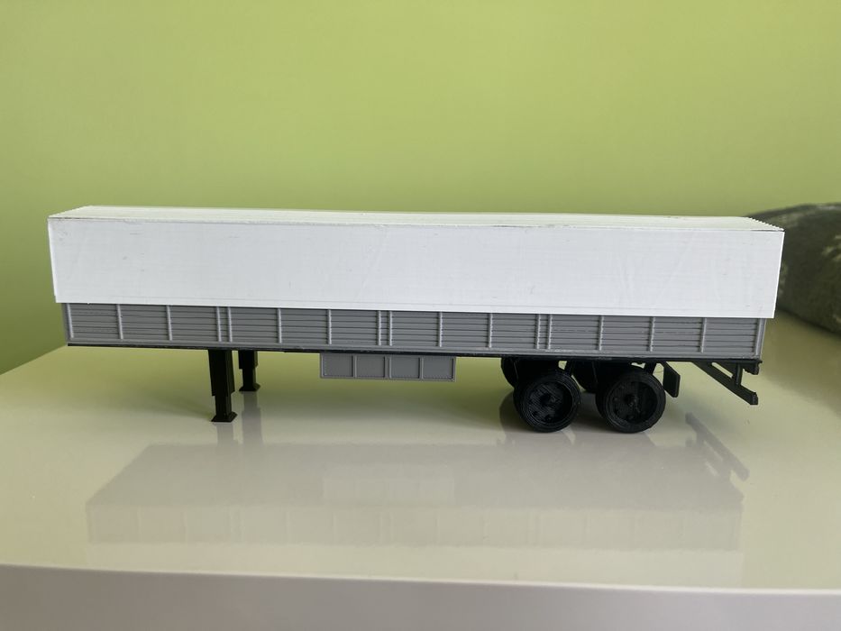 Model naczepy Zremb D18 w skali 1:43