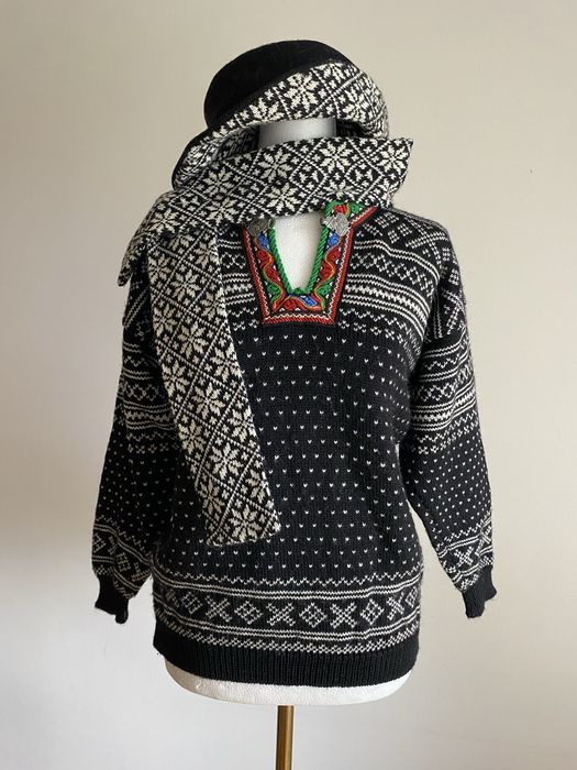 Wełniany tradycyjny norweski sweter folk góralski nordycki z wełny 100