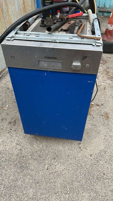 Продам машинку для миття посуду