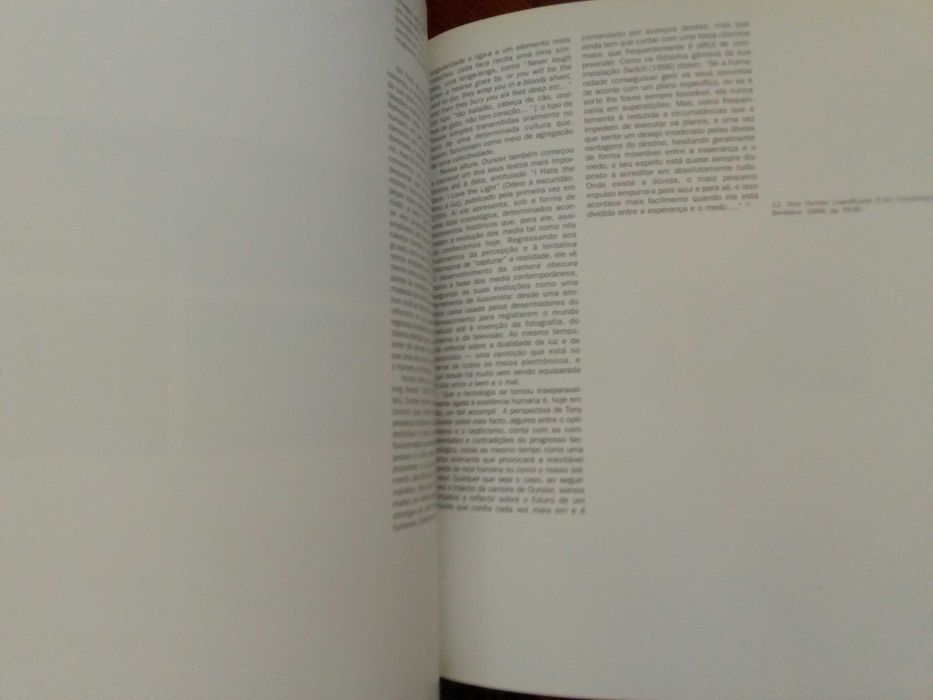 Tony Oursler [catálogo CCB]