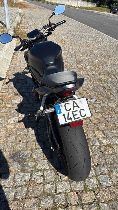 Honda CB650R E-Clutch 2025 35kw A2
