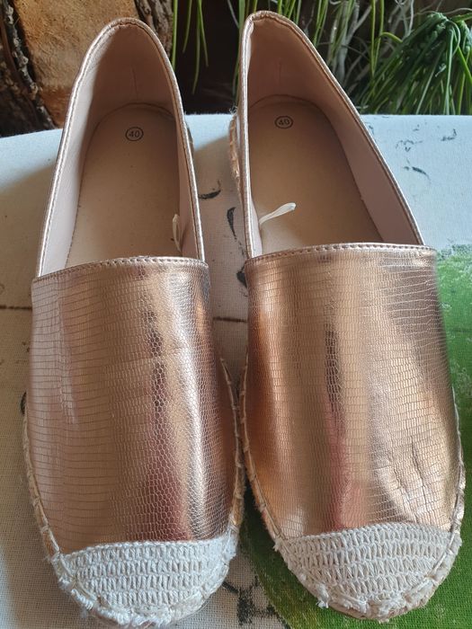 Nowe espadryle złote