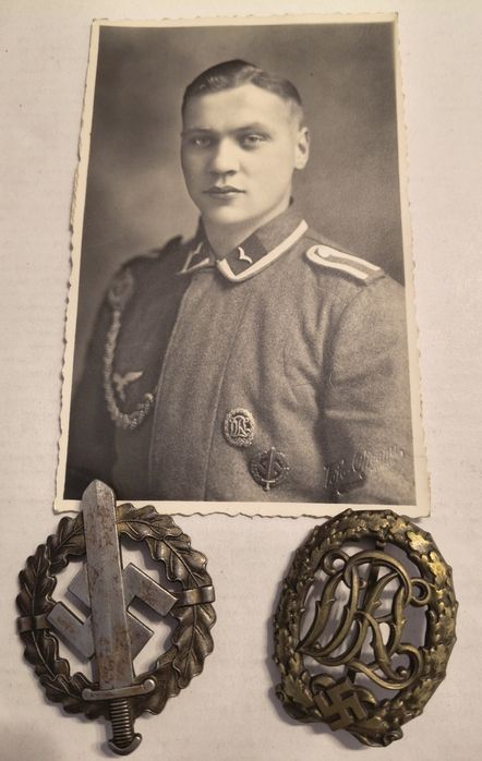 Militaria de Trincheira Distintivos Esportes S.A. e DRL com Foto.