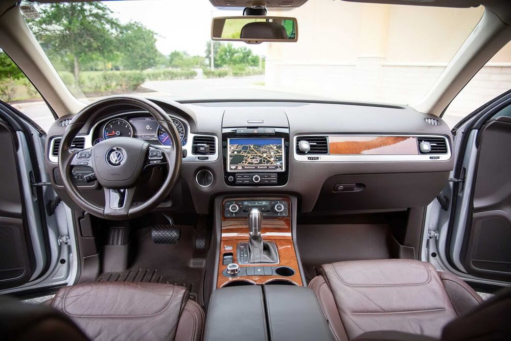 Volkswagen Touareg Executive      2013