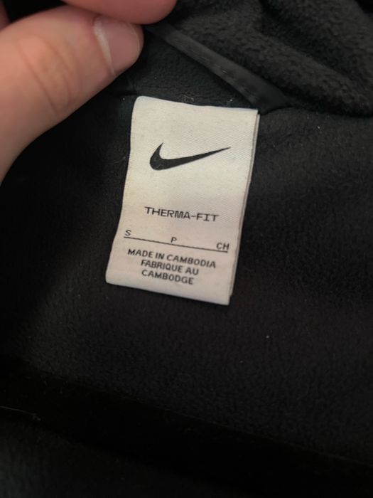 Продам оригінальну куртку nike