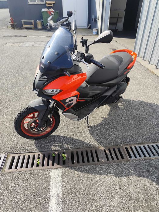 Aprilia 125 sr gt sport