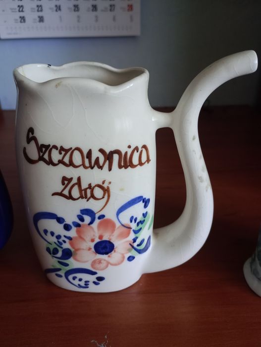 Zestaw kubków do picia wody źródlanej