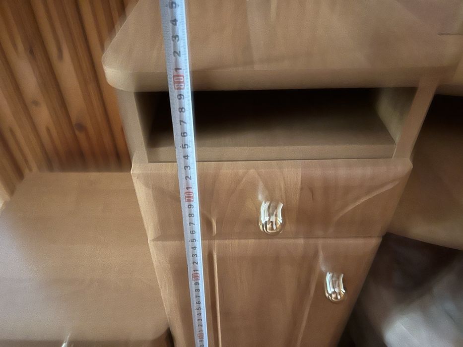 Трюмо і тумбочка