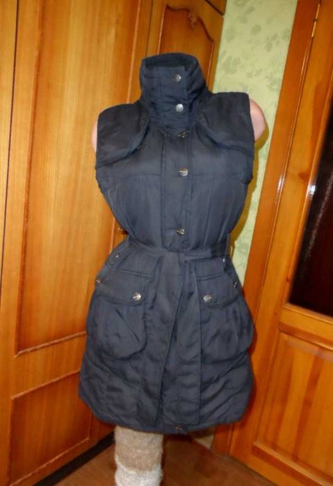 Длинный теплый жилет Reserved S\M с поясом женский на синтепоне