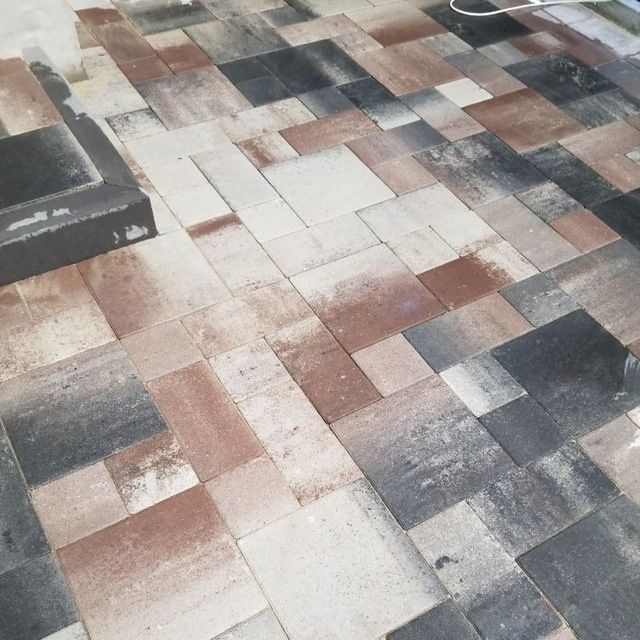 Укладка тротуарної плитки