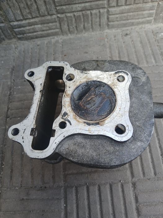 Поршньова Suzuki let's 4