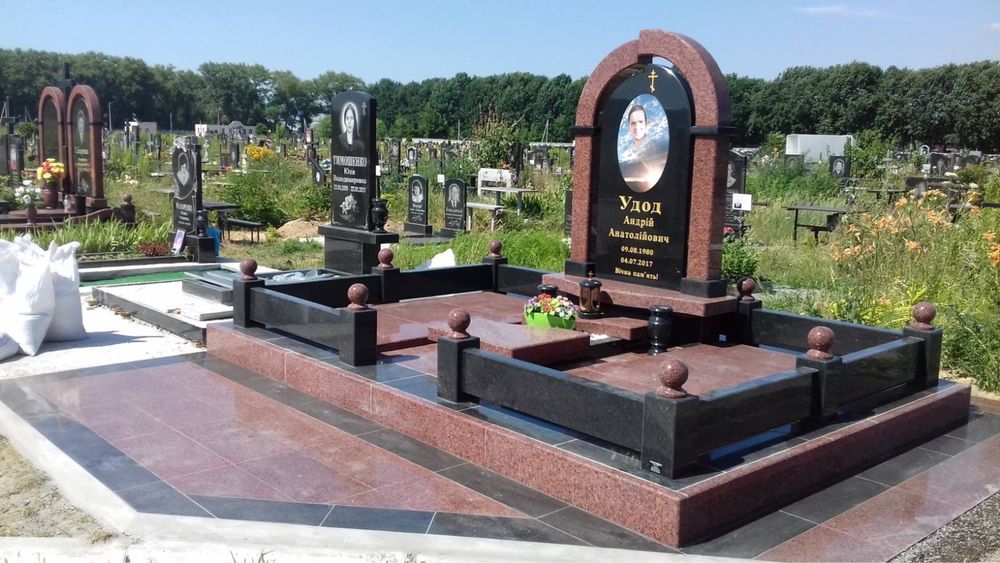 Вироби з граніту. Пам’ятники