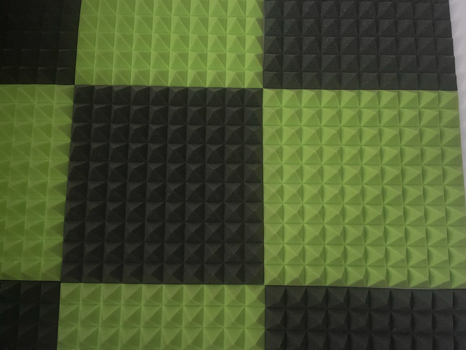 Pianki wygluszajace 18 sztuk 30x30