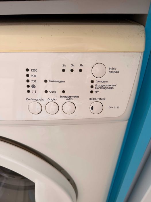 Máquina de Lavar Roupa Zanussi 7kg 1200rpm