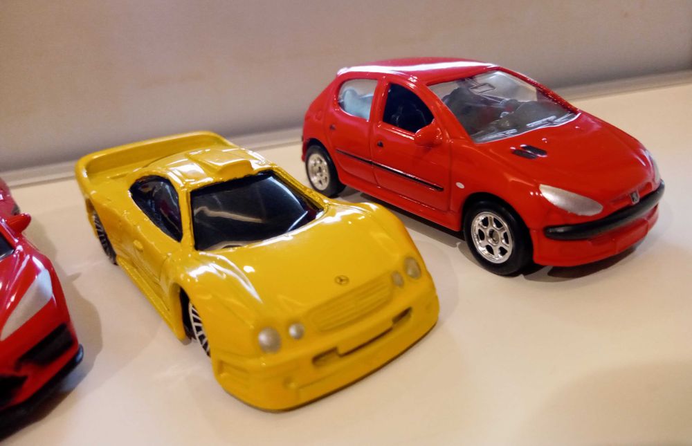 Hot Wheels e outros - 15 carros - Lote ou carros isolados