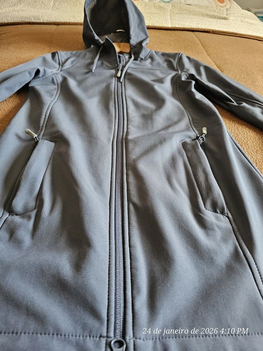 Casaco Azul com capuz para chuva