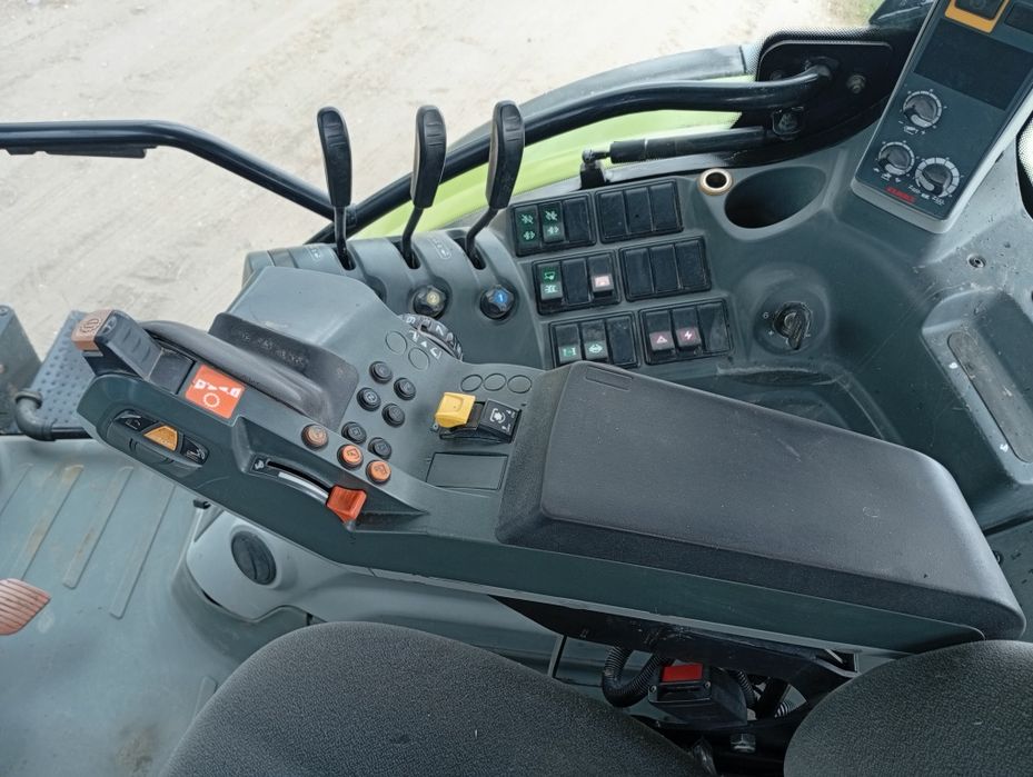 Ciągniki Claas arion 640