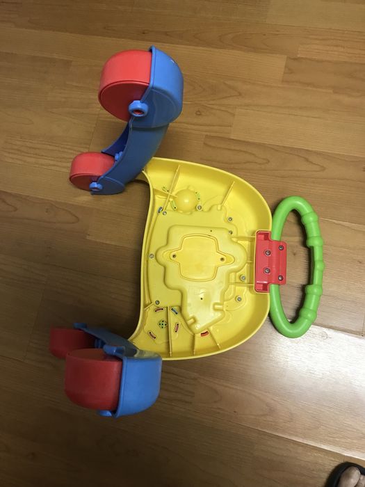 Andador/Andarilho de Bebé Fisher Price com Música e Actividades