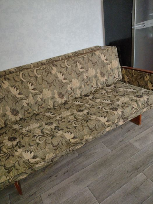 Продам диван розкладний  бу