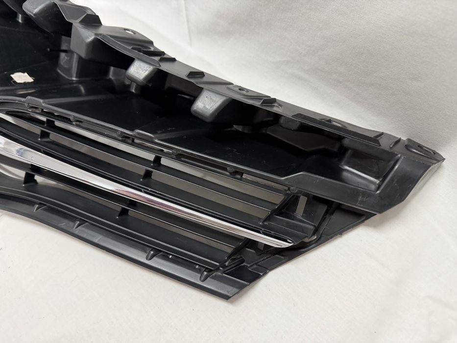 Grill Atrapa Maskownica Toyota YARIS III 11-14r. CHROM