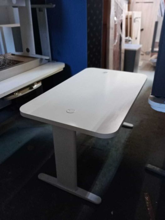 Biurko z półką na klawiaturę 140x80 białe biurka stoły biuro dom