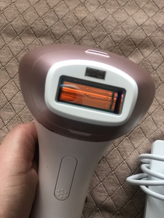 Фотоепілятор Philips Lumea серіі 9000 BRI958/00