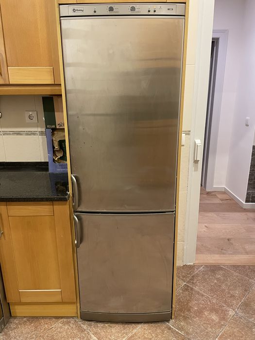 Frigorífico combinado Balay cinzento