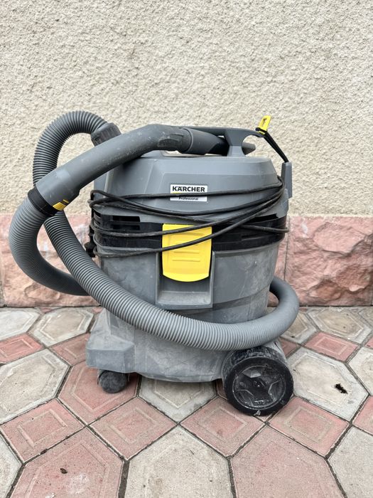 Оренда будівельного пилососа karcher nt 22/1