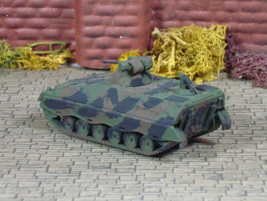 Roco Minitanks - Tanque camuflado exercito US "Marder" / 1:87 / Usado