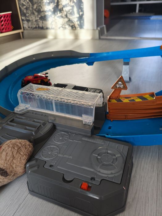 Автотрек Hot wheels