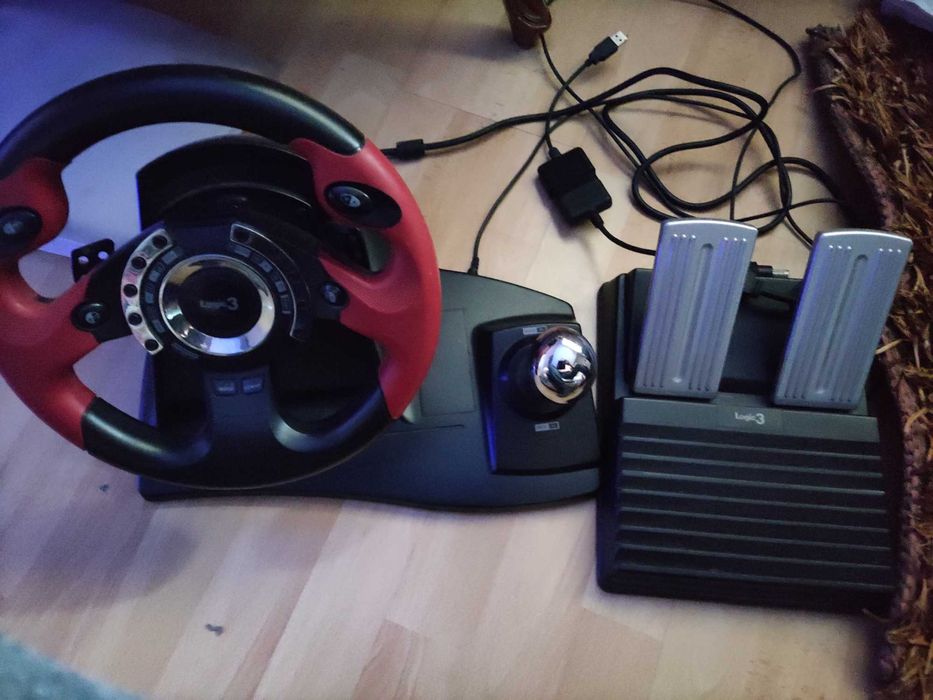 Volante e pedais para jogos